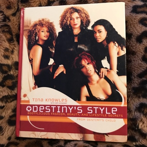 brimalandro:did you know tina knowles wrote a whole ass book about styling destiny’s child in 2002 i