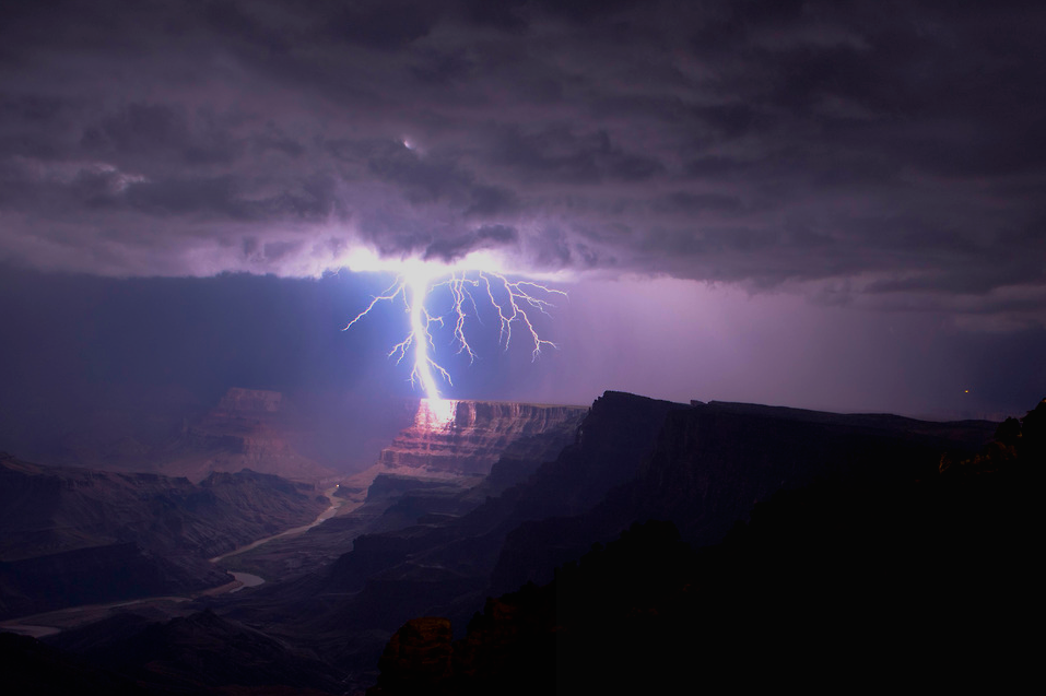 nubbsgalore:  though most believe the grand canyon to have been carved out by the