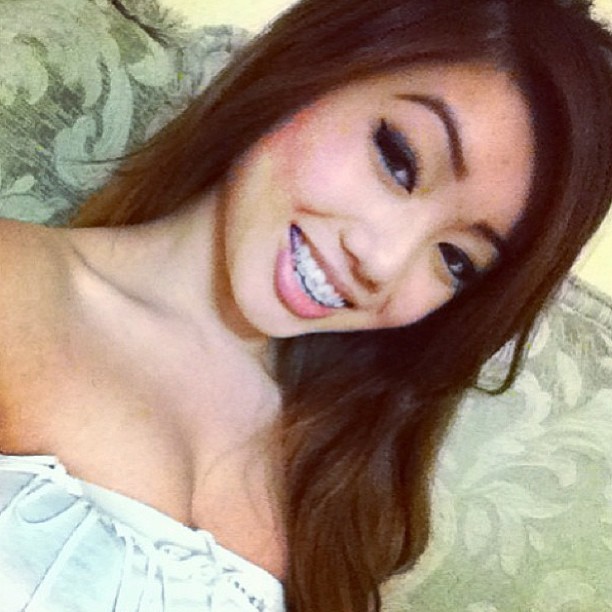 asianphotoarchive:  Asian Unmarried - free asian dating. Free hot pics of asian girls
