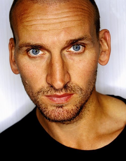 Reblog if you've ever lost yourself in Christopher Eccleston's eyes