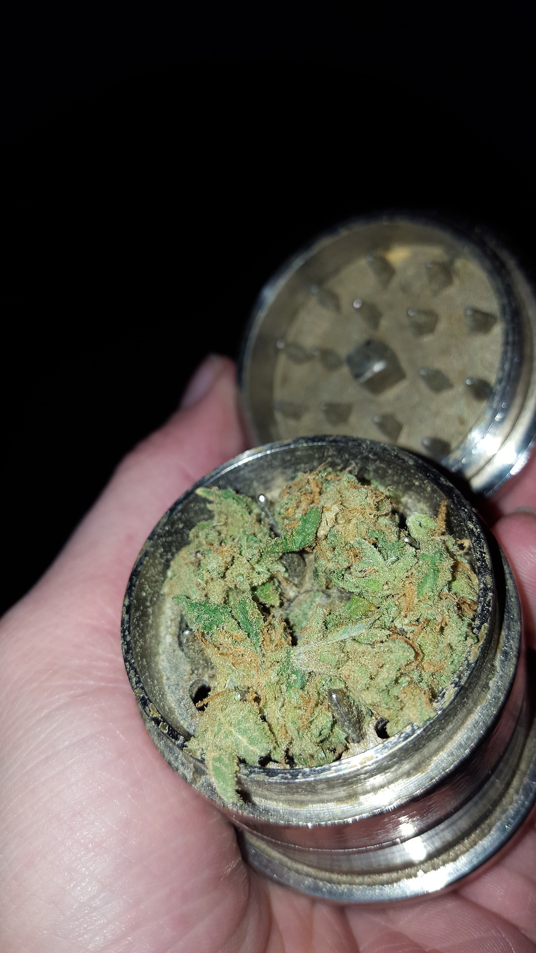 dabakin-cloudblower:  After work bong bowls💚