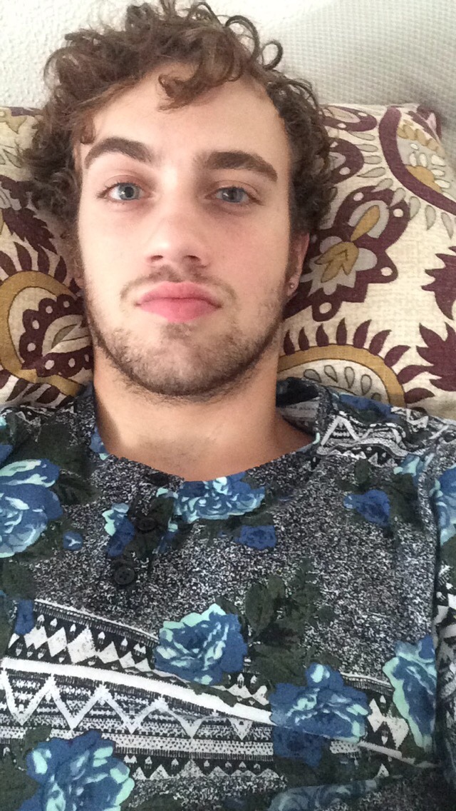 lucassbitcham:  Out of class early. Power nap is a go. 