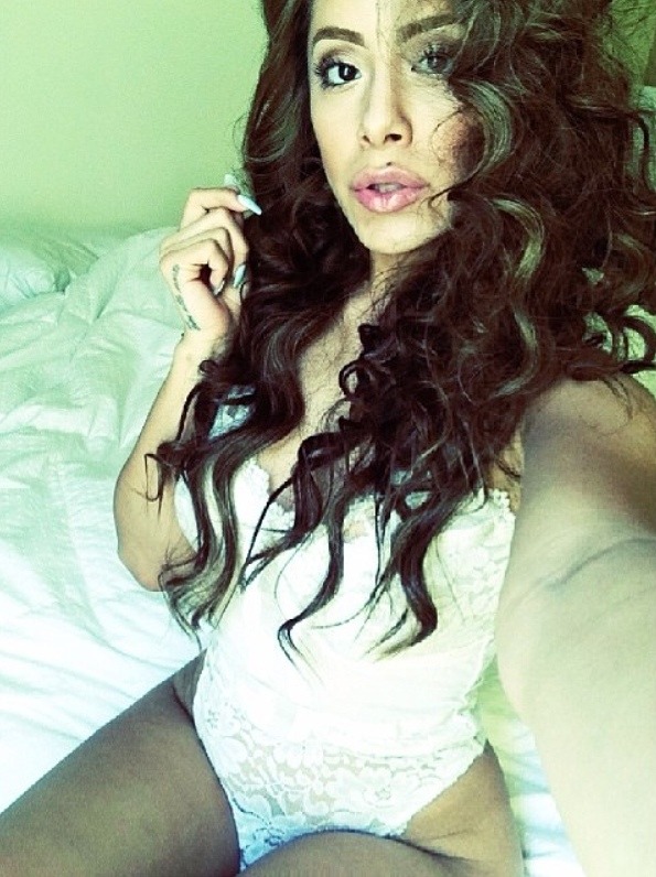 roughbitch36:  So a lot of people have been asking what my daughter looks like, this