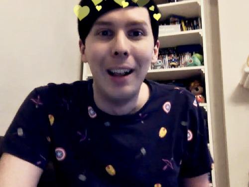 llonelylittlelife: ❝If there’s a light at the end, it’s just the sun in your eyes.❞