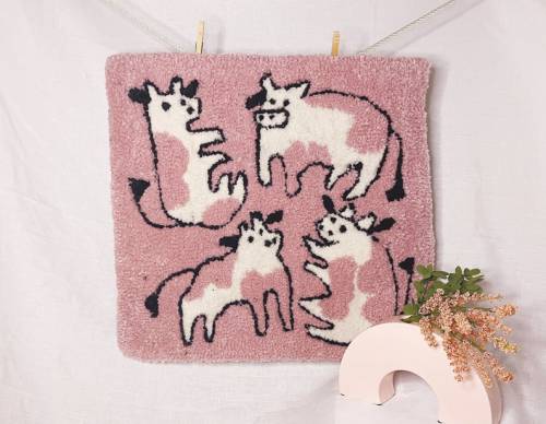 littlealienproducts:  Strawberry Cow Rug by   thatruglady  