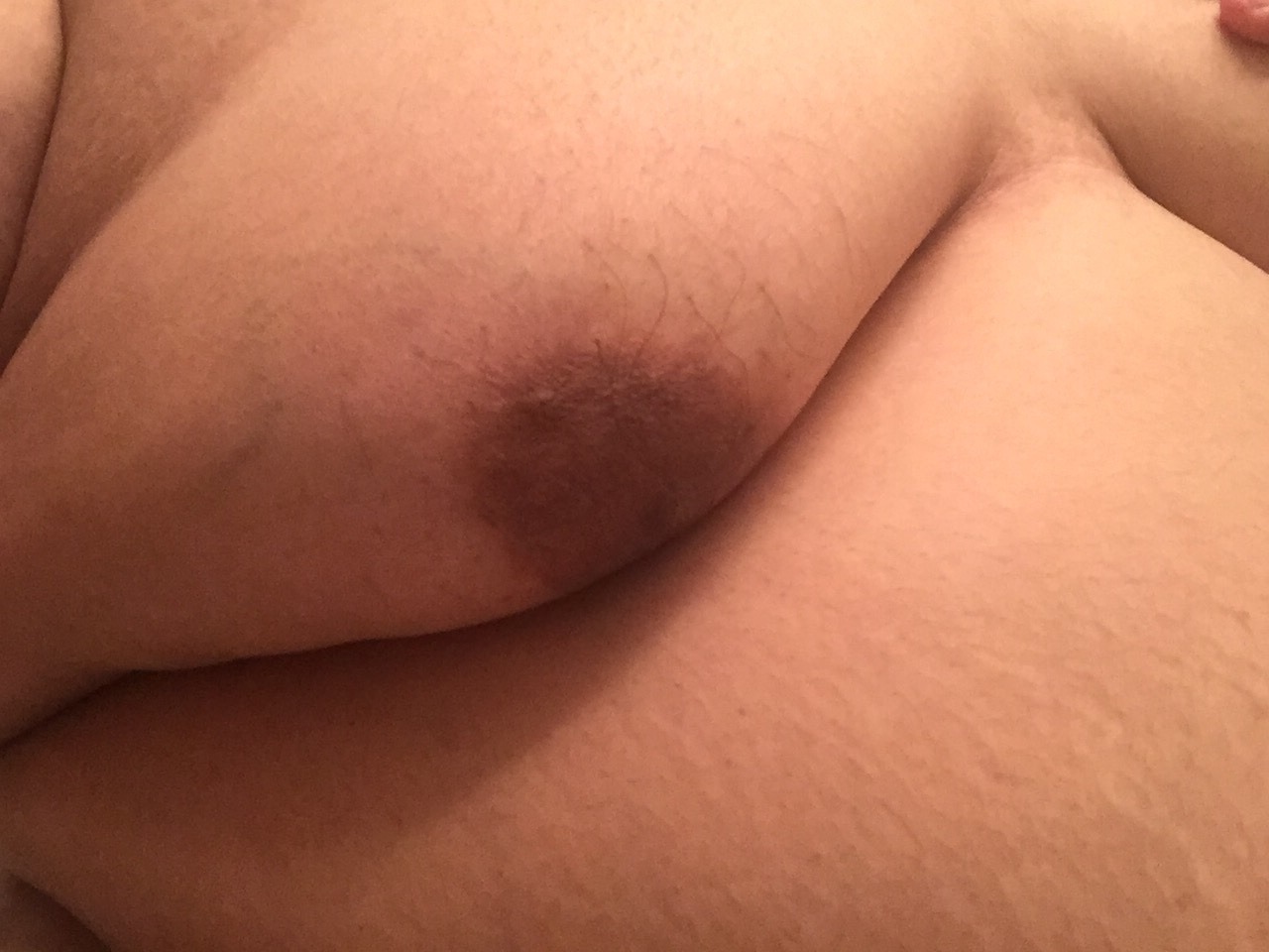 fatbellyboy3:  Moobs and hang  Bellies are the best