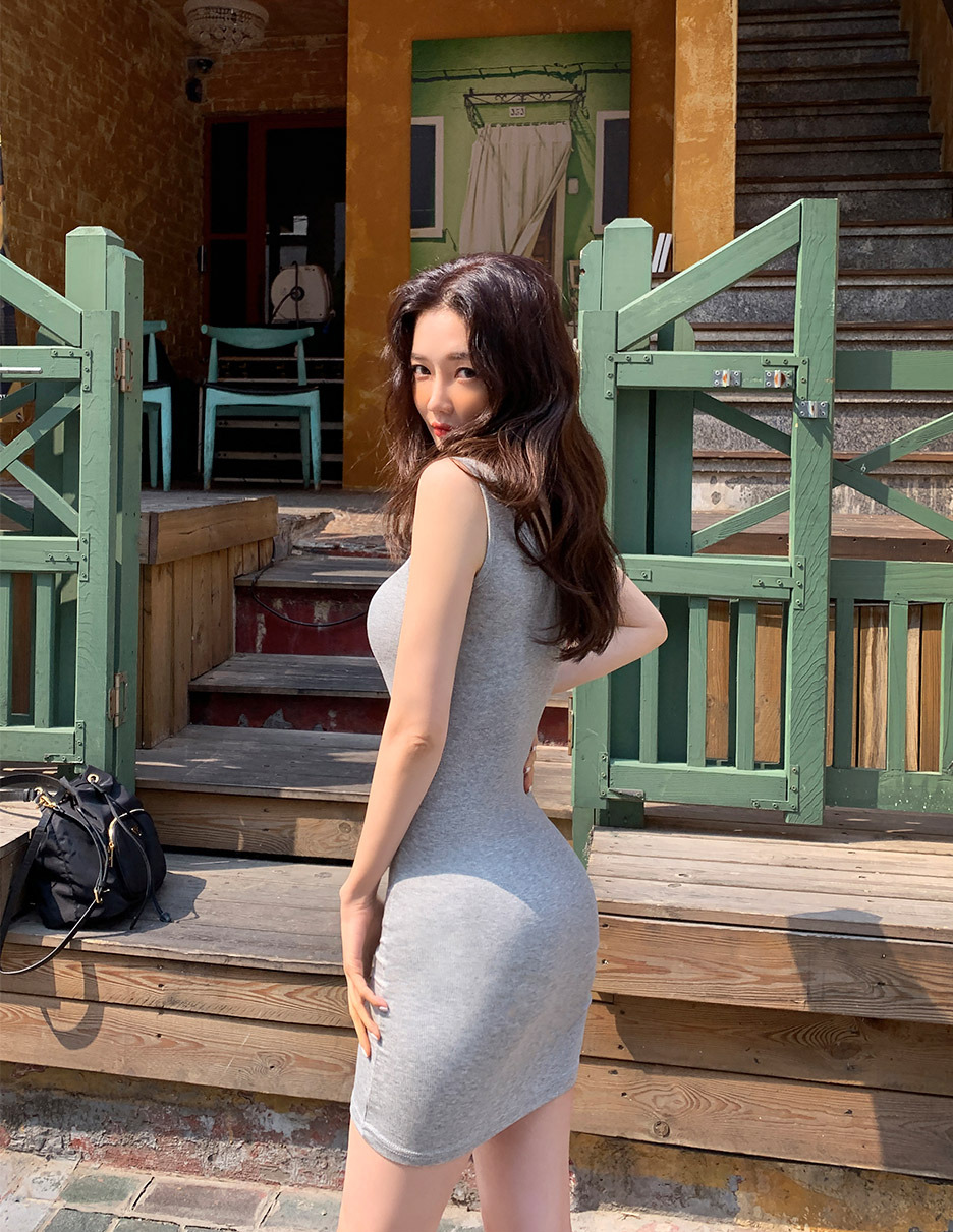 korean-dreams-girls:  Sung Kyung - April 11, 2019 Set  
