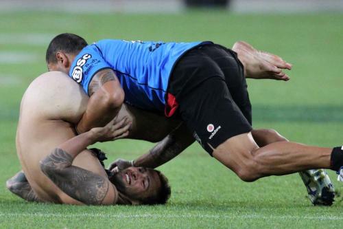 brofever:  An unexpected mouthful. Look at the smile on the streaker’s face.