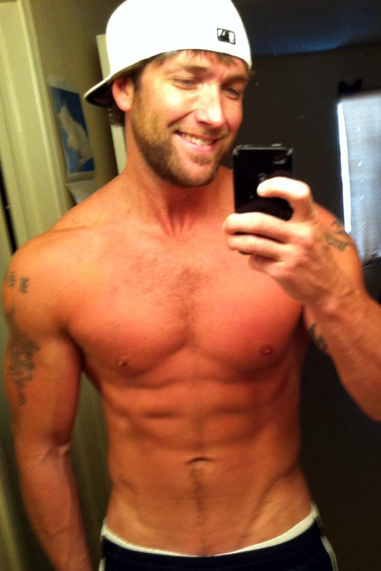 nakedandhung:  Nice!