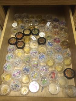 empire420:  I’ve saved all my dab containers for exactly one year…