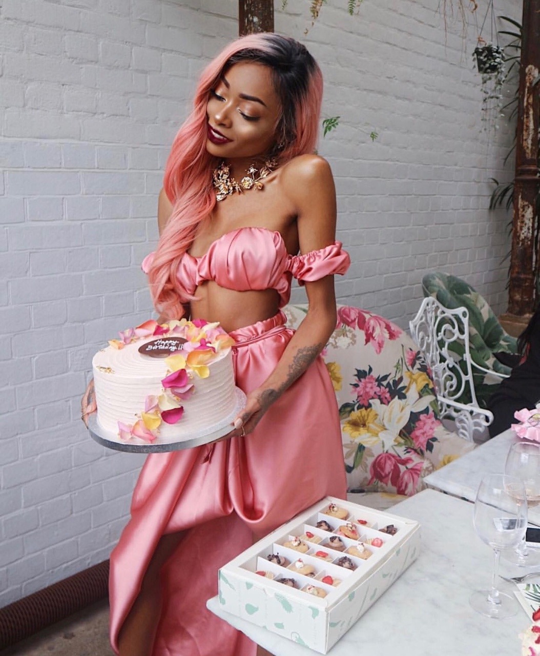 bombshellssonly:  @nyanelebajoa