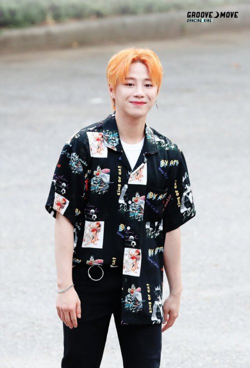 lee-euijin:180810 Music Bank ArrivalGROOVE☾MOVE | do not edit and do not crop logo