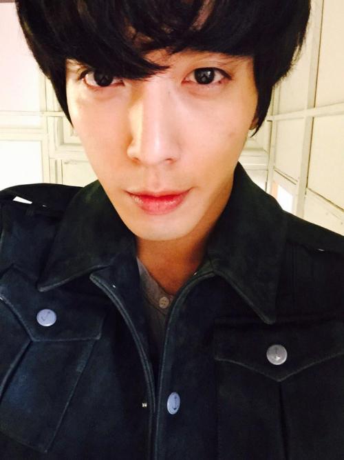 cnbluecl:  150122 Jung Yonghwa Twitter Updates:[Eng Trans] @JYHeffect: 1- Everyone, are you enjoying listening to #OneFineDay?To celebrate the first broadcast, there will be a #JungYongHwa Q&A event today. Ple~~ase ask lots of questions!! It will