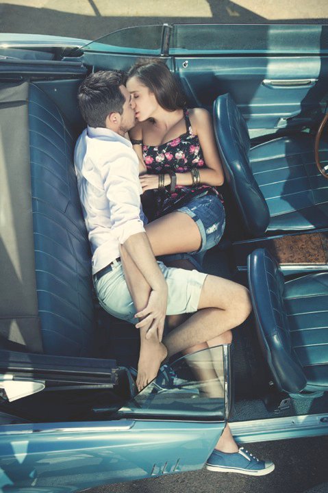 schoolfact:  im lonely :( looking for a tumblr gf any takers? ♡