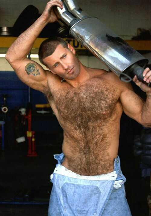 machodesungao:  http://machodesungao.tumblr.com/  Love big hot daddies