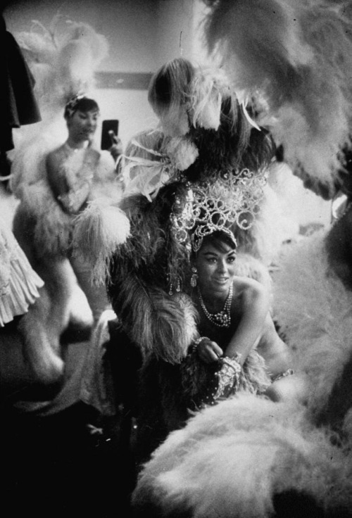 vintagelasvegas:  Back stage at the Stardust, 1955 | Photo by Ralph Crane for Life 