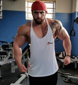 musclegodselfies:  “i see you looking. you want to know what my body feels like, don’t you?”