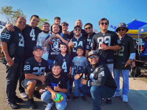 Saturday was fun! ☠️🖤🤍 #perez #raiders @raiders #sofistadium #tailgate