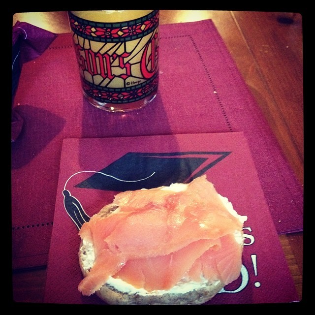 #mimosas #smokedsalmon  #creamcheese #champagne #yum #newyearseve