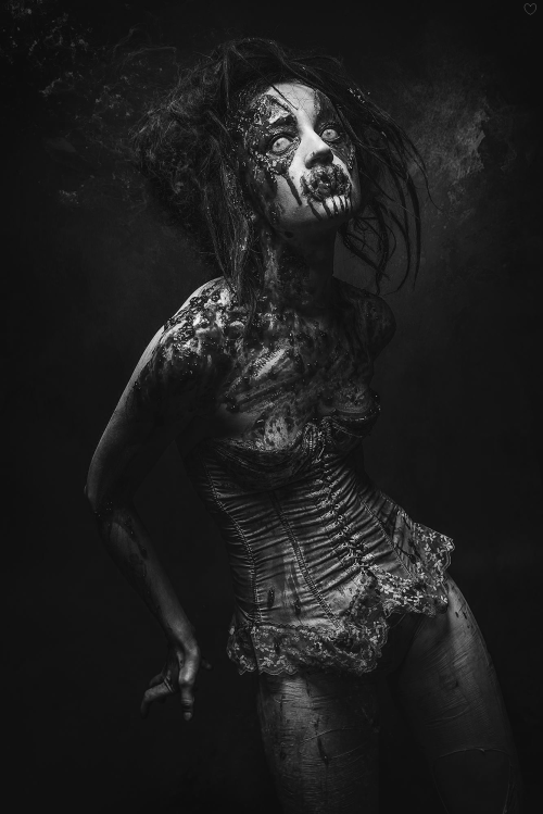 mad-girl-asylum:  Source. 