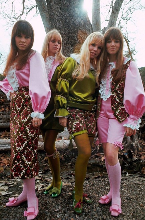isabelcostasixties:Girl group the Clinger Sisters wear psychedelic clothes in Topanga Canyon. (Photo