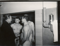 notdbd:Real men, like these pro football players, enjoy bonding with each  other, and with team management. Locker room nudity is just part of being a  guy.