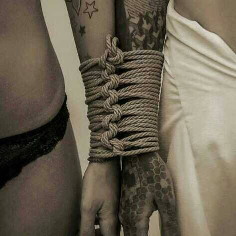 jollyrogers777:  Bound to her
