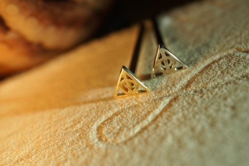 Deathly Hallows 16g threaded ends by BVLA in Yellow & White Gold. #love . . #awesome #harrypotte