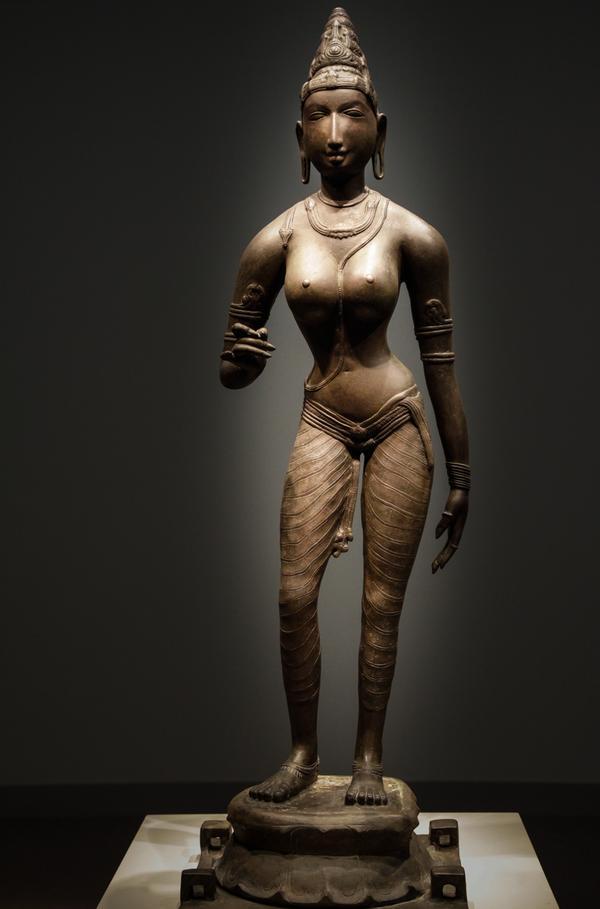 niramish:  Chola Queen Sembiyan Mahadevi as Sri Parvati. 990 CE.  Commissioned by
