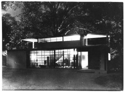 jetcopbrosky:  random-research:Figini e Pollini / La Casa Elettrica / Monza / Italy / 1930Italian Rationalism 🤠