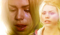 amandaseyfriedarchive-deactivat:Think I know a thing or two about aliens. Rose Tyler, defender of th