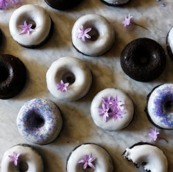 ransnacked:  fudgy chocolate espresso donuts | displaced housewife