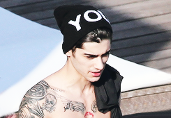 bitchlibra:  Zayn + Beanies (｡♥‿♥｡) 