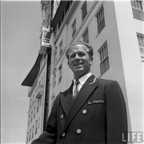 The El Cortez Hotel introduces their glass elevator(J.R. Eyerman. 1956?)