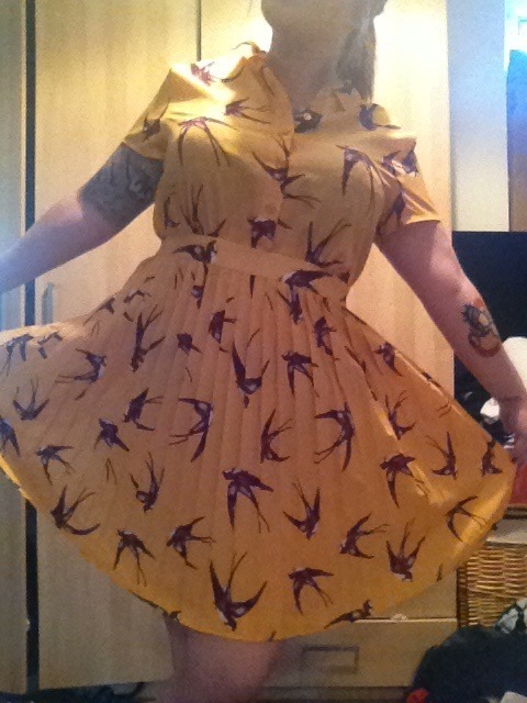 polliegraff:  Also, while I’m posing, this is what I’m wearing today. It’s