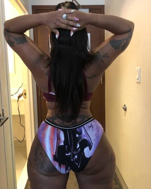 Join onlyfans.com/cherokeedass for chance to win date wit me join today and the price is half off