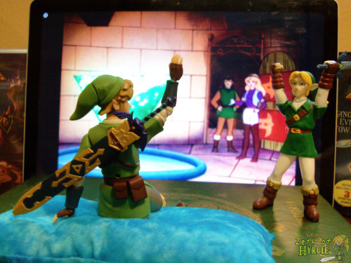 zethofhyrule:  Friday Night Movie Night!!! So Link decided to steal my laptop and host a movie night with nothing other than the CLASSIC ZELDA CARTOONS!!!   Because they are awesome!   ^_^ (+Follow) me or just check out my blog for Zelda fun! ~Zeth