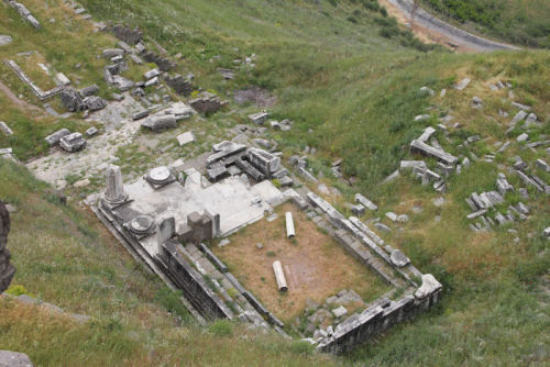 classicalmonuments:Temple of Dionysos KathegemonPergamon, Turkey159 BCE~14 m. highThe Temple of Dion