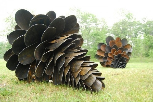 valscrapbook:  blueberrymodern: pinecone made from recycled shovels 
