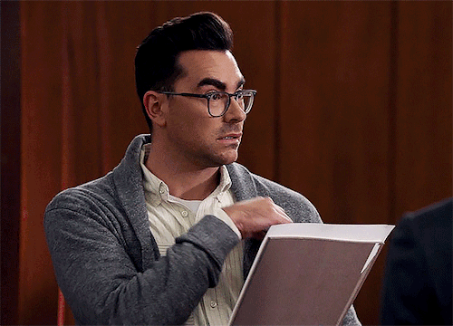 danlevysource:Dan Levy as Jonah in Modern Family S10E03 “A Sketchy Area”