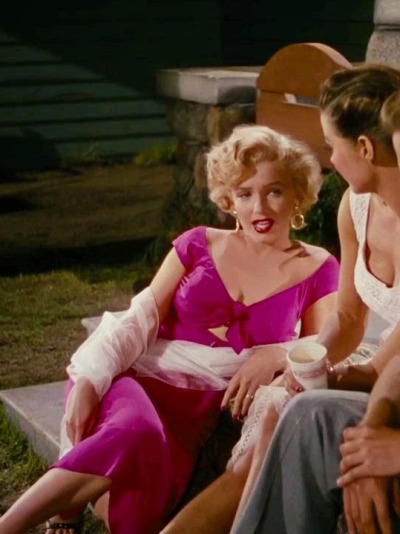 Porn princess-lointaine:marilyn monroe and pink photos