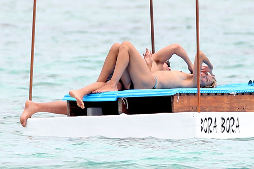 toplessbeachcelebs:  Heidi Klum (Model) topless in Mexico (April 2014) Part 4 