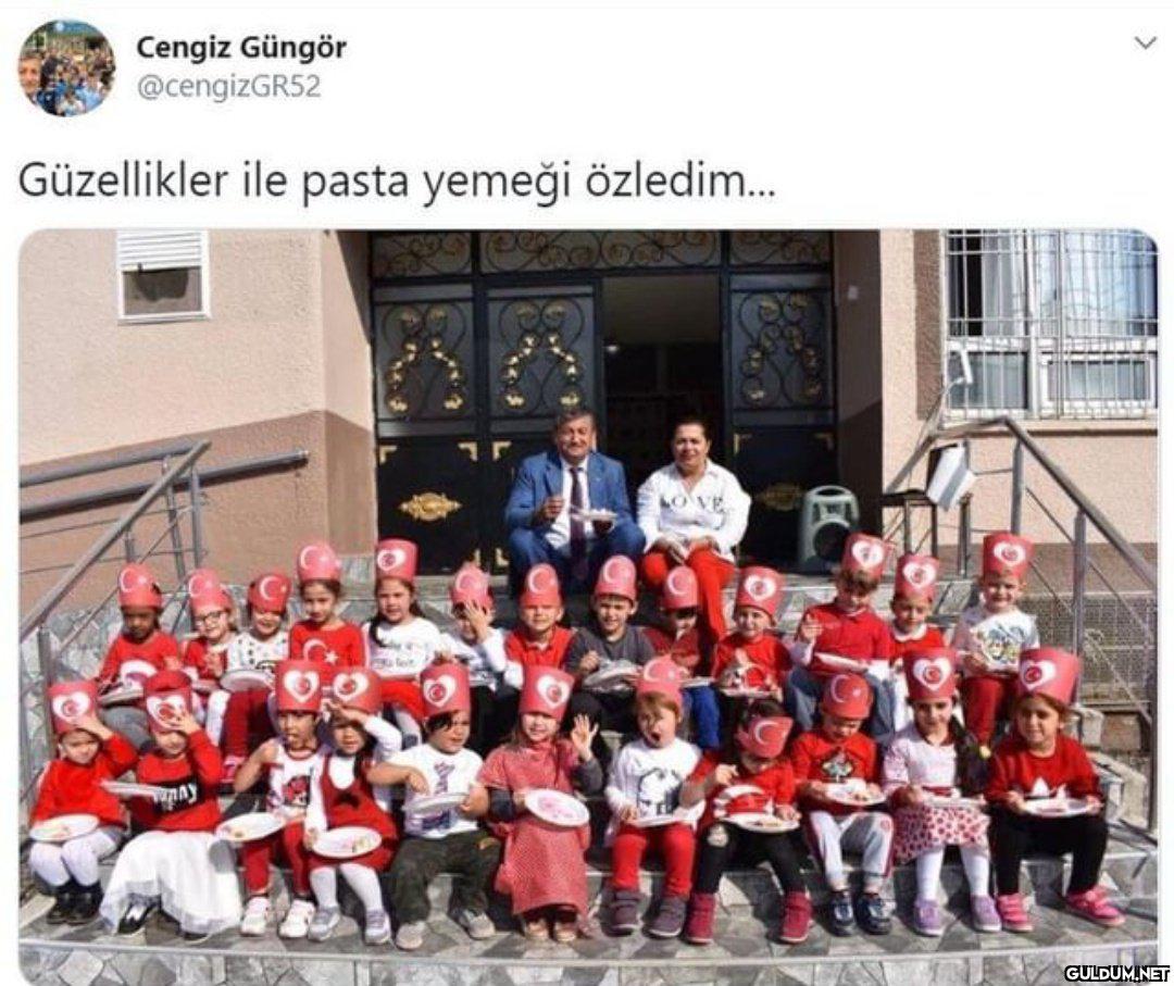 " Öğrencilerini özleyen...