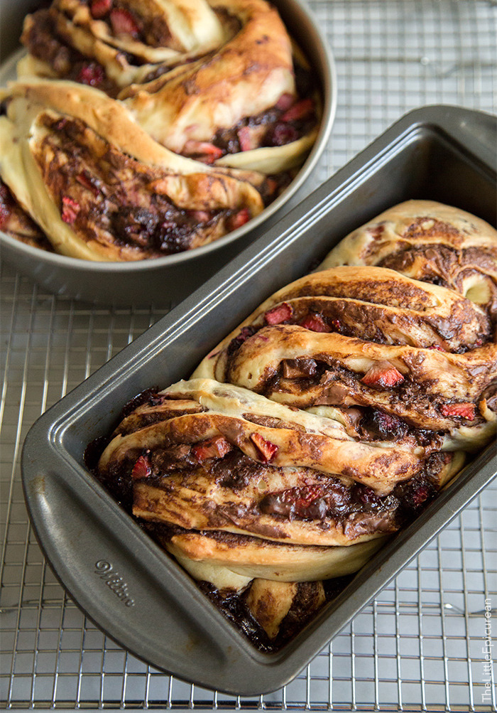 foodffs:BERRY NUTELLA SWIRL BREADReally nice recipes. Every hour.
