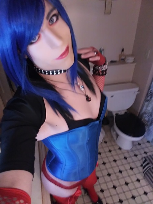 andyscarlett:Like a good gurl. Tell me now how sexy i am. Kisses. Miss Andi Ann Just Luv Her Look.!!