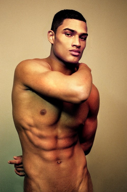 male-celebs-naked: Rob Evans 2See more here  jfpb