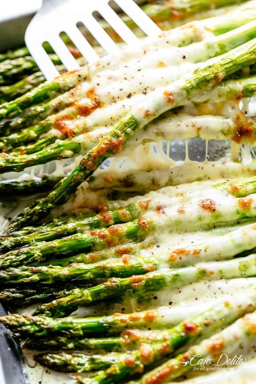 foodffs:Cheesy Garlic Roasted AsparagusReally nice recipes. Every hour.Show me what you cooked!