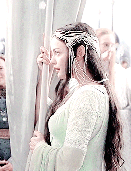 queenlegolas: Then the King welcomed his guests, and they alighted; and Elrond surrendered the scept