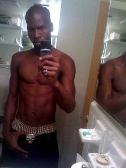 nudeselfshots-blackmen.tumblr.com post 77415109311