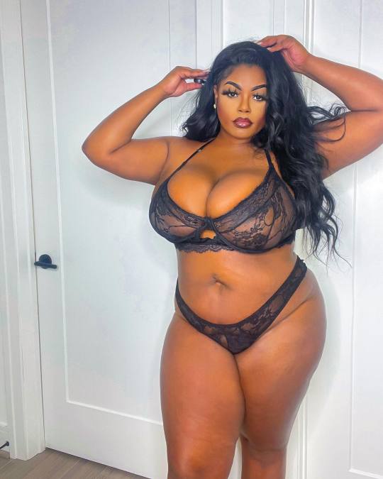 fletchertrowan:brownbunniesblog:Melanin Goddess 🤎💯🌹